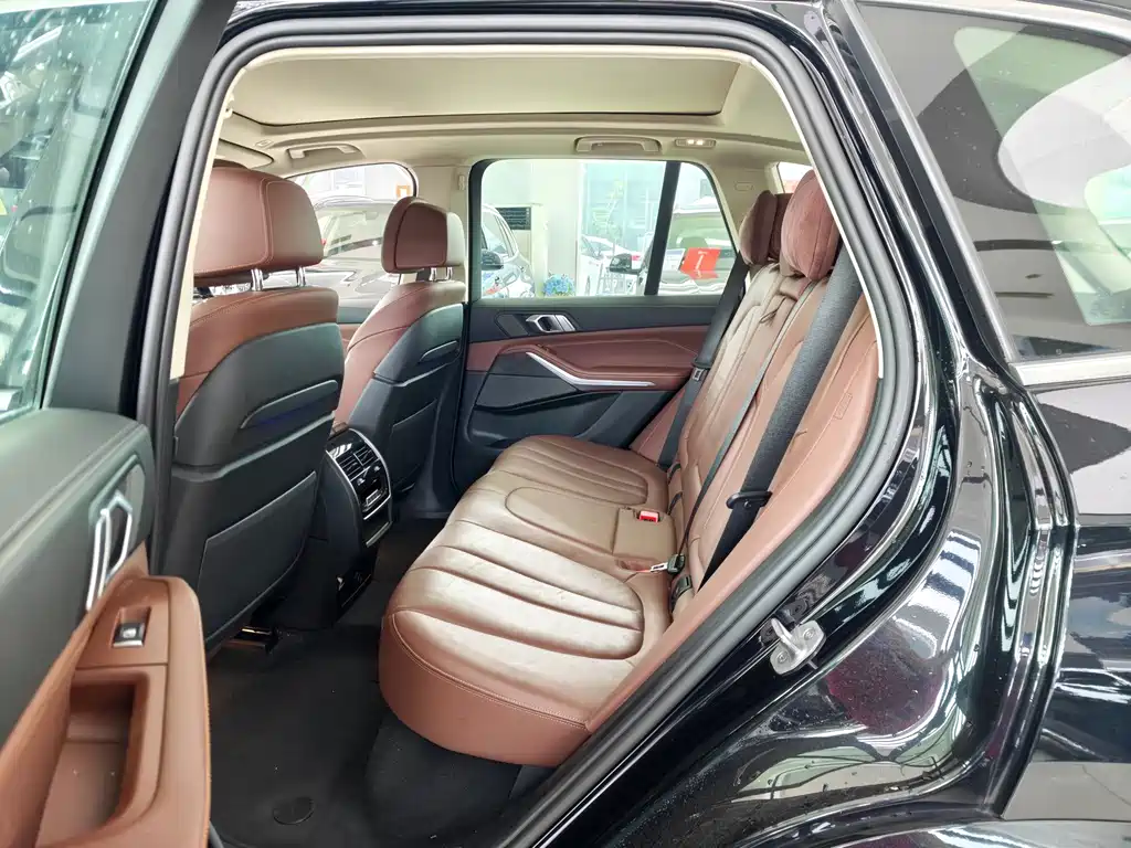 BMW X5 (Import) — миниатюра 12