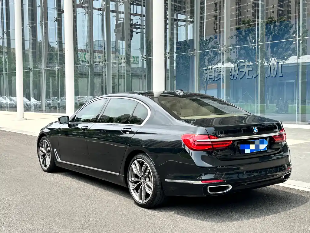 BMW 7 Series 7 2016 750Li xDrive мест