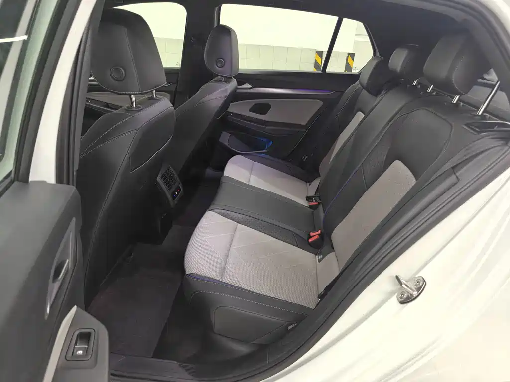 Volkswagen Golf — миниатюра 13