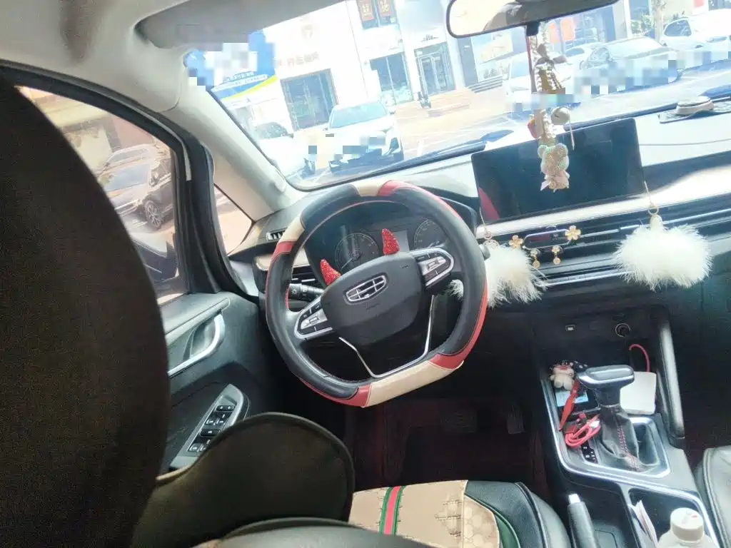 Geely Vision X3 — миниатюра 11