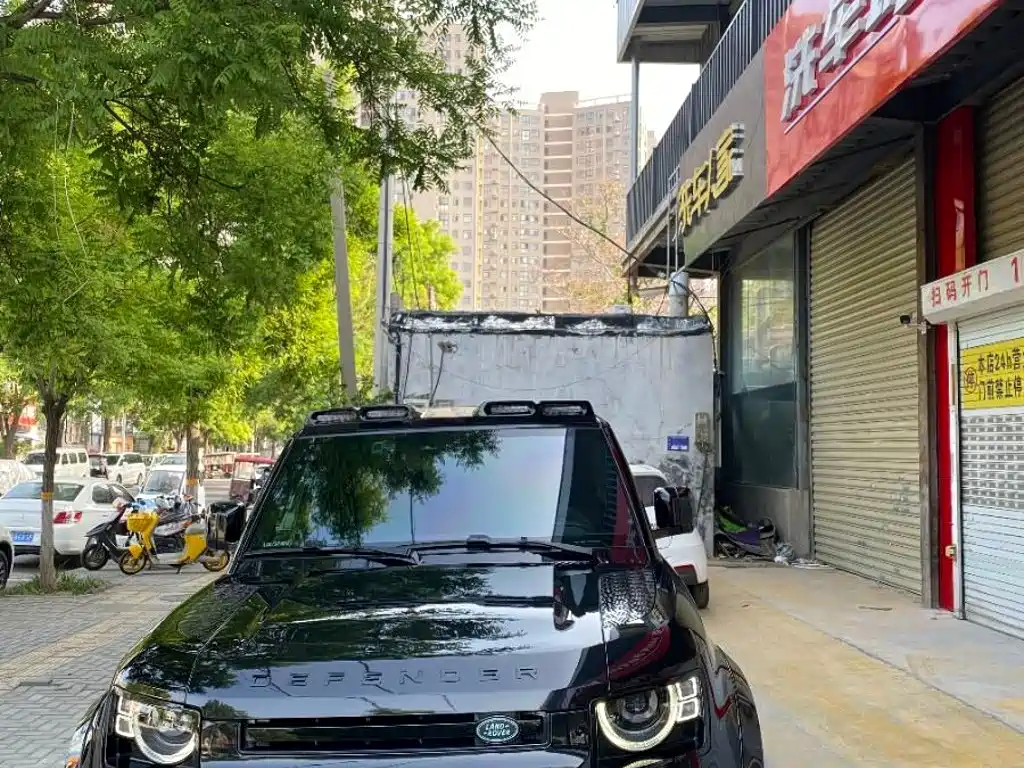 Land Rover Defender — миниатюра 4