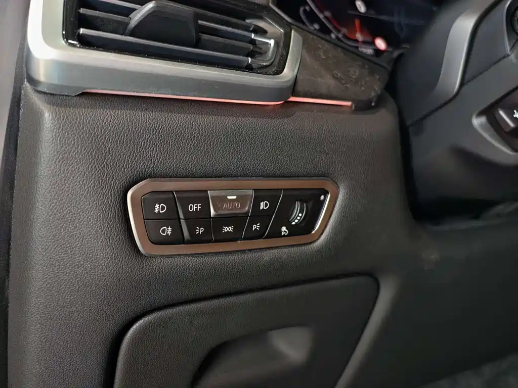 BMW X5 (Import) — миниатюра 32