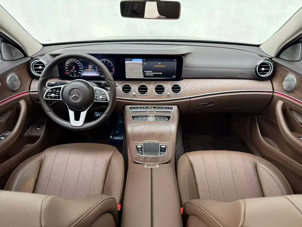 Mercedes-Benz E-Class — миниатюра 12