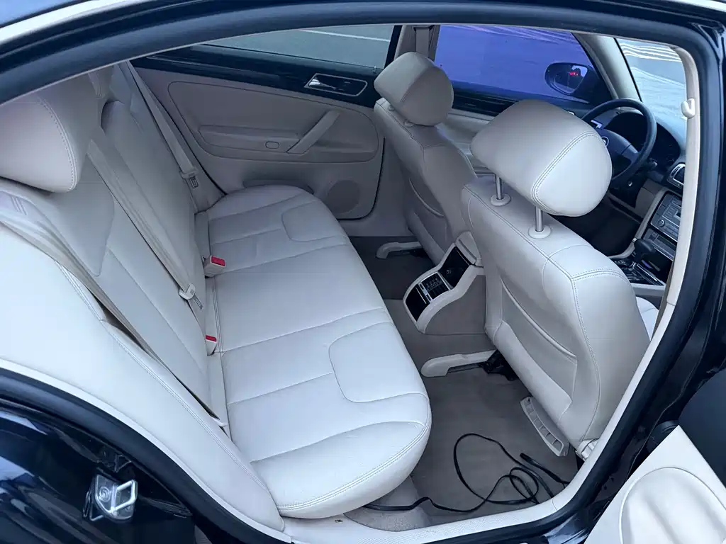 Volkswagen Passat Lingyu — миниатюра 13