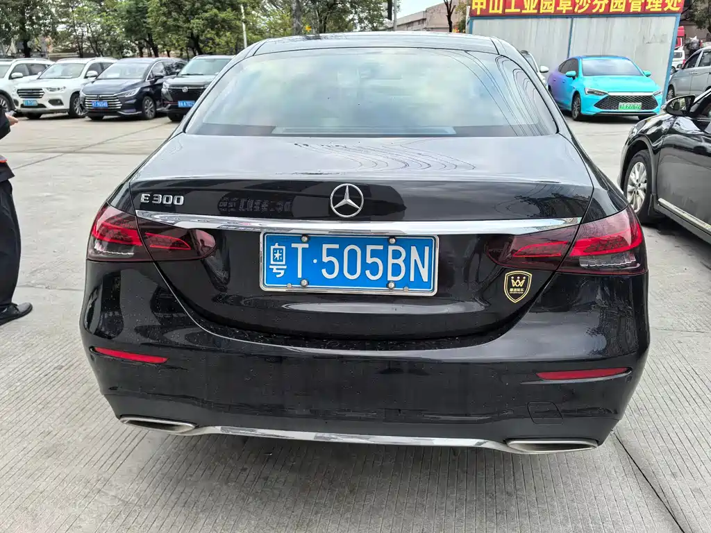 MERCEDES-BENZ E CLASS