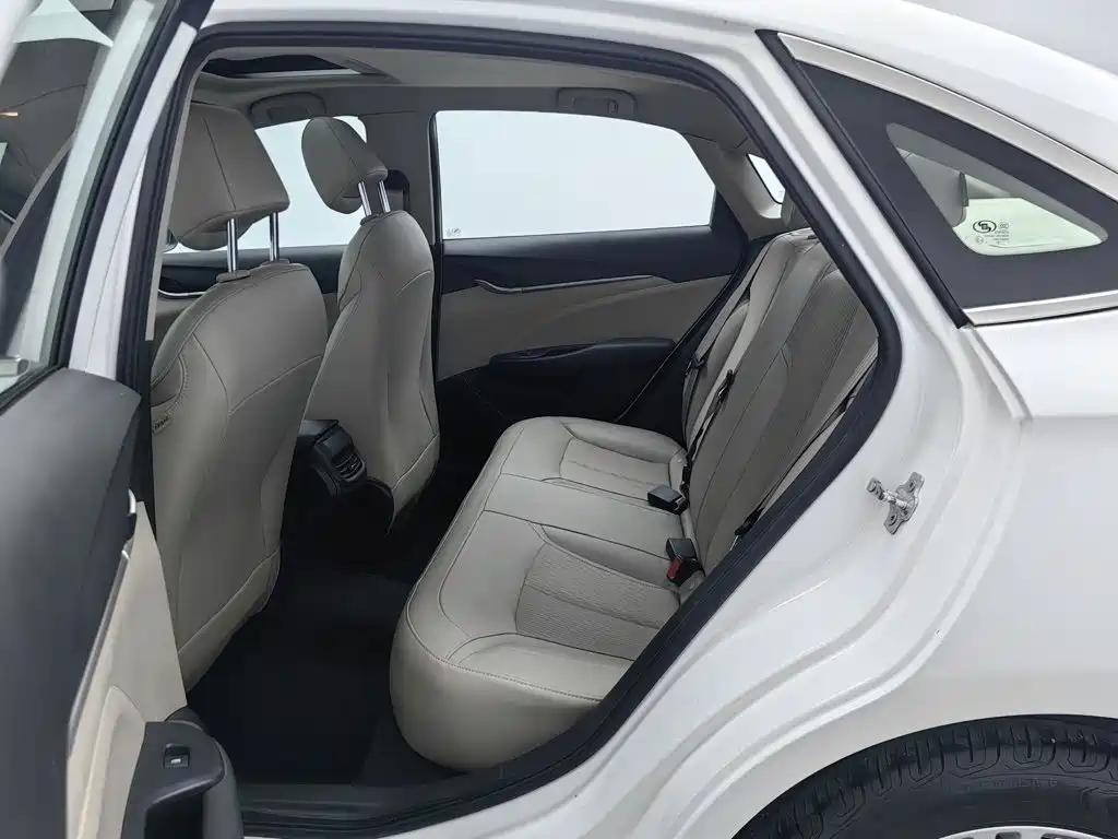 Buick Excelle — миниатюра 15
