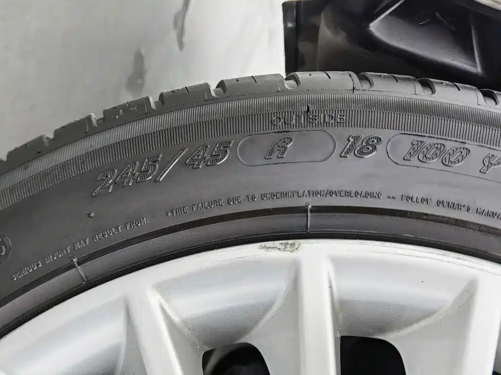 Mercedes-Benz E-Class — миниатюра 24