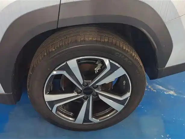 Geely Boyue L L 2025 1.5TD DCT