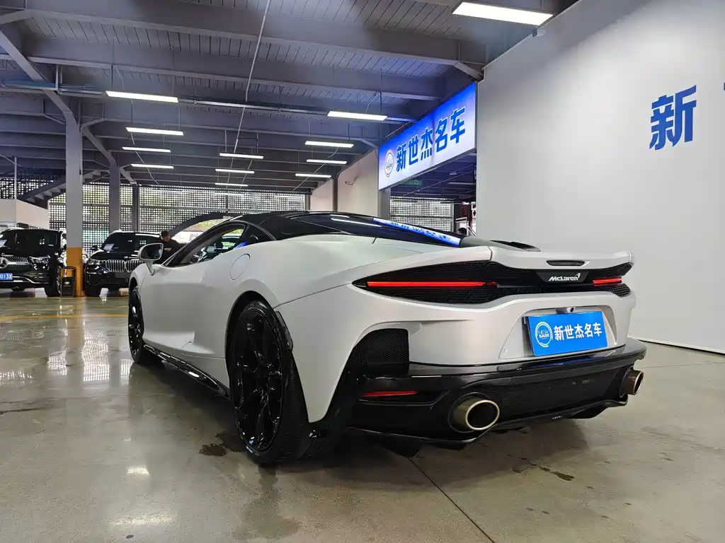 McLaren GT — миниатюра 10