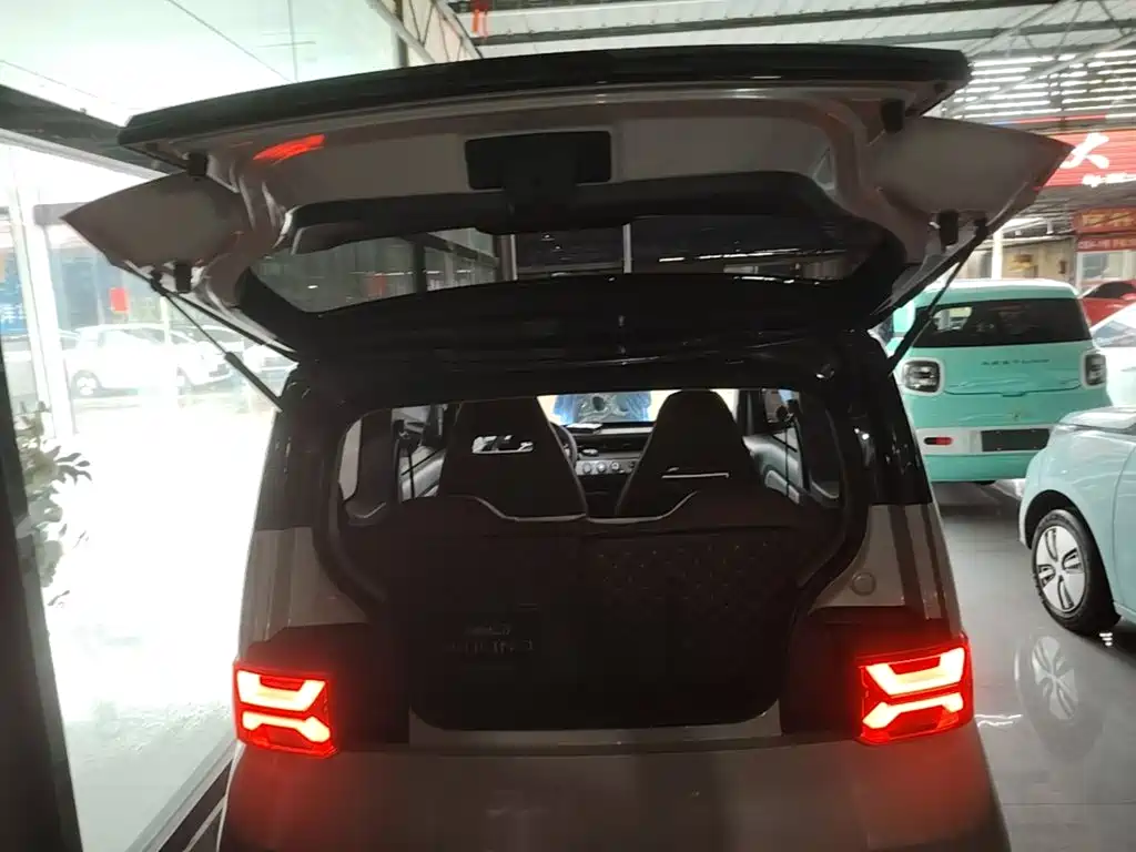 Wuling MINIEV — миниатюра 19