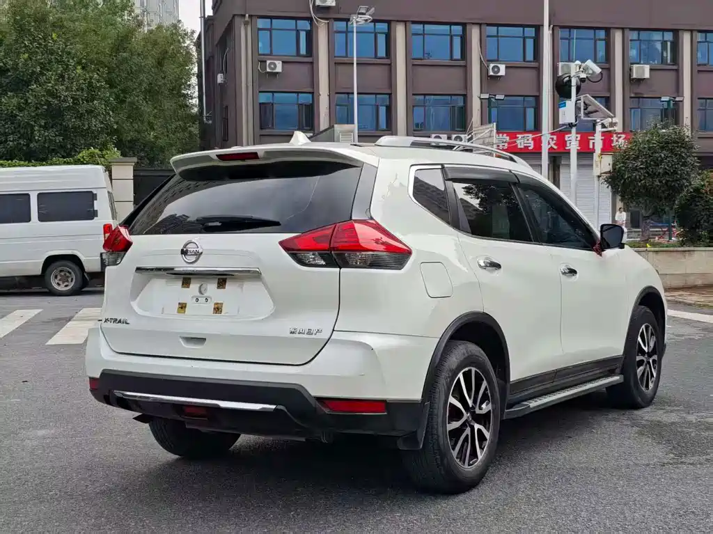 Nissan X-Trail — миниатюра 7