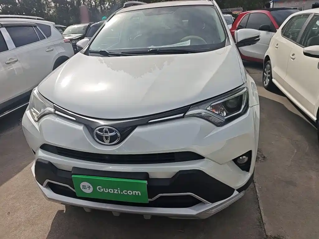 Toyota RAV4 — миниатюра 3