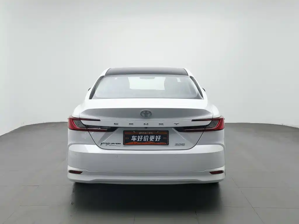 Toyota Camry — миниатюра 4