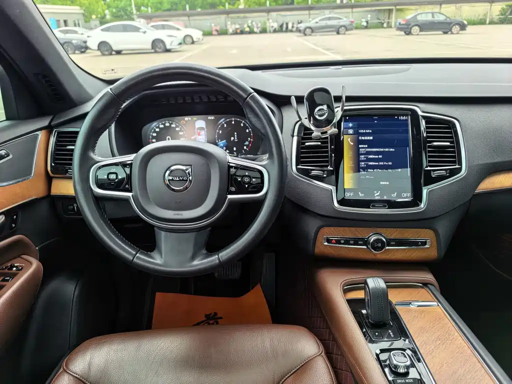 Volvo XC90 — миниатюра 12