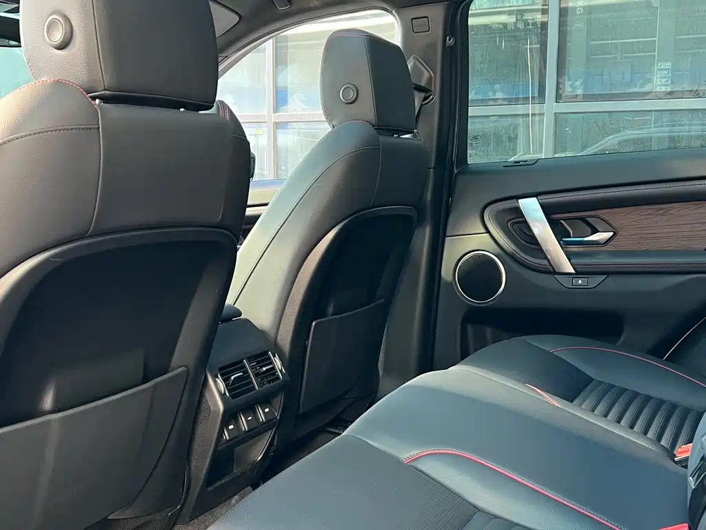 LAND ROVER DISCOVER NEW ENERGY SOURCES FOR SPORTS