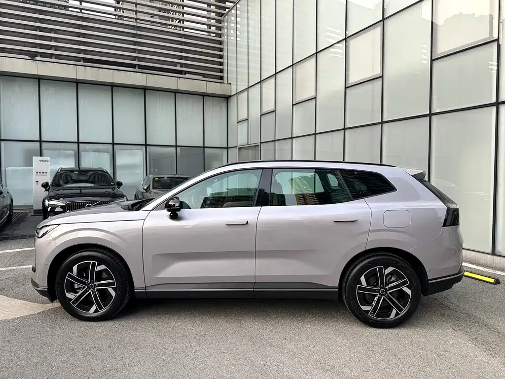 Volvo XC70 PHEV — миниатюра 5