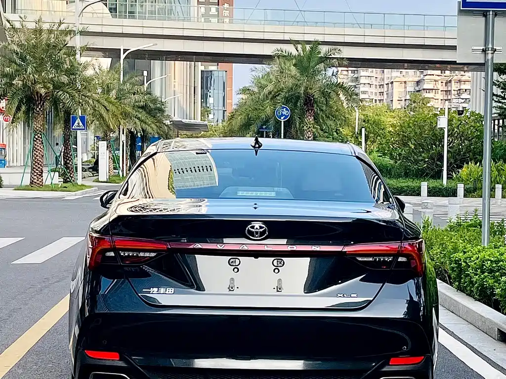Toyota Avalon — миниатюра 6