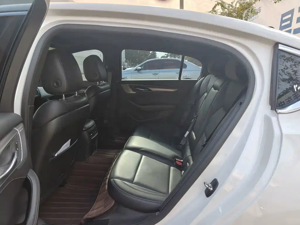 Cadillac CT5 — миниатюра 7