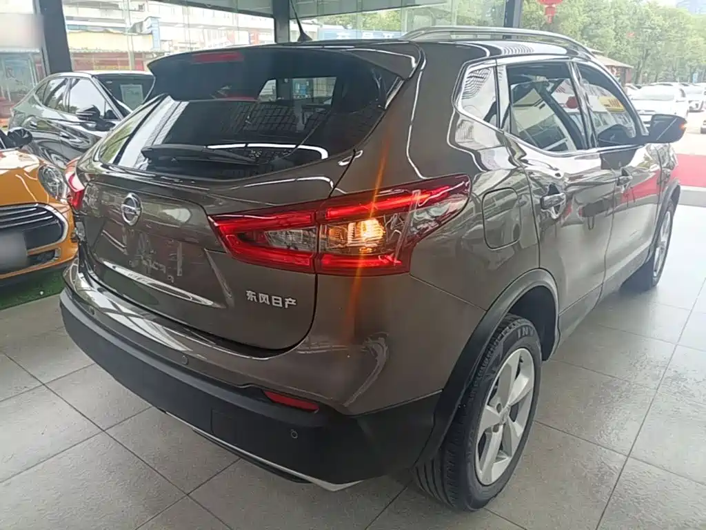 Nissan Qashqai — миниатюра 7