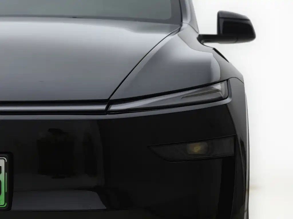 Tesla Model Y L — миниатюра 11