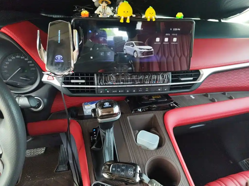 Toyota Sienna — миниатюра 6