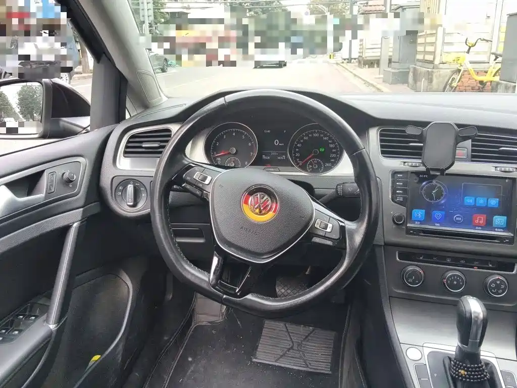 Volkswagen Golf — миниатюра 11