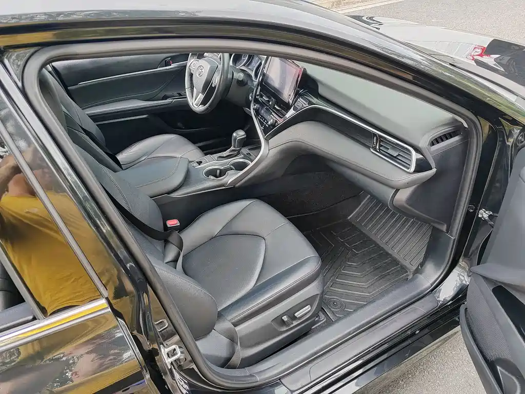 Toyota Camry — миниатюра 9