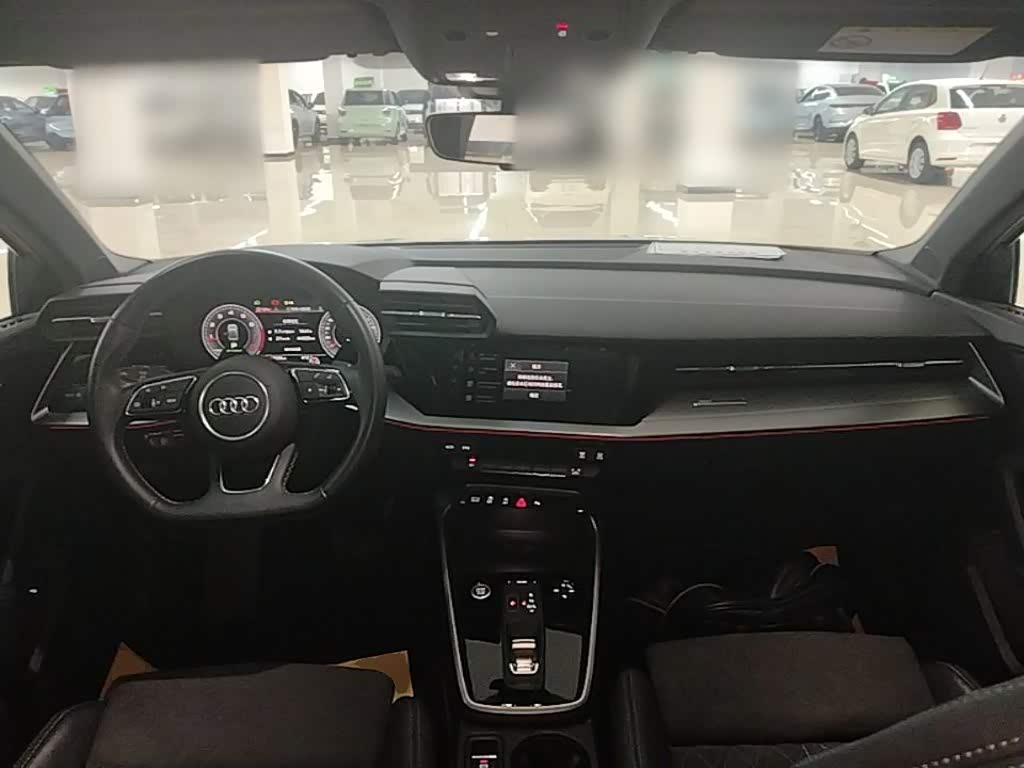 Audi Q2L 1.4 л 2023 г. Белый, пробег 44800 км