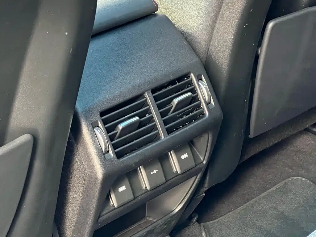 LAND ROVER DISCOVER NEW ENERGY SOURCES FOR SPORTS