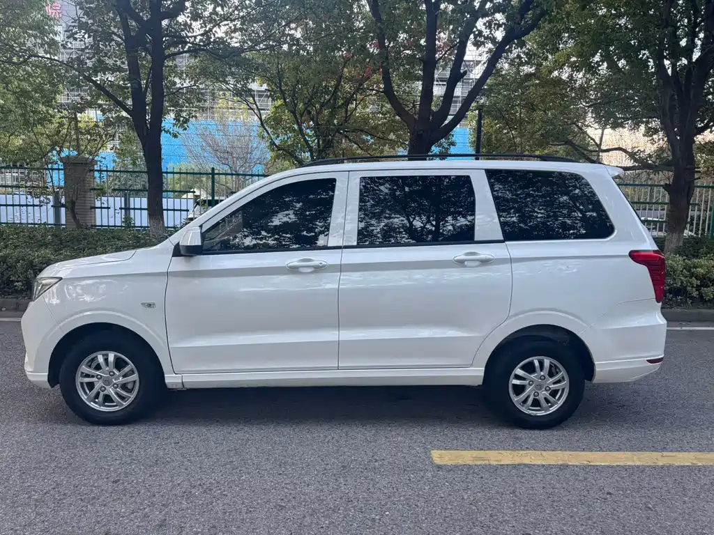 Wuling Hongguang — миниатюра 3