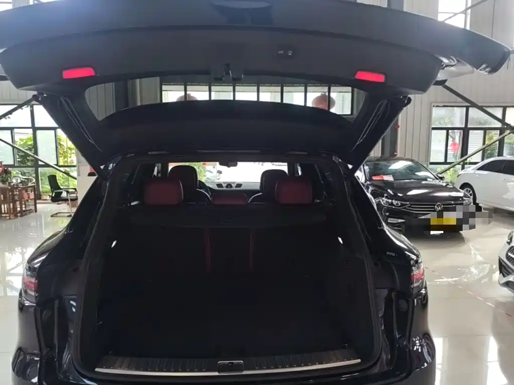 Porsche Cayenne — миниатюра 19
