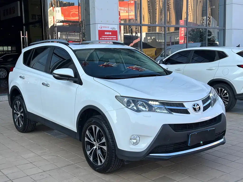 Toyota RAV4 — миниатюра 3