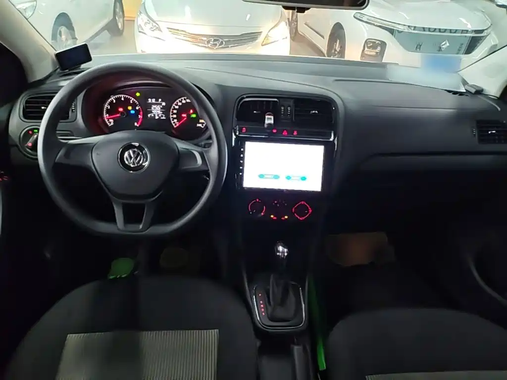 Volkswagen Polo — миниатюра 10