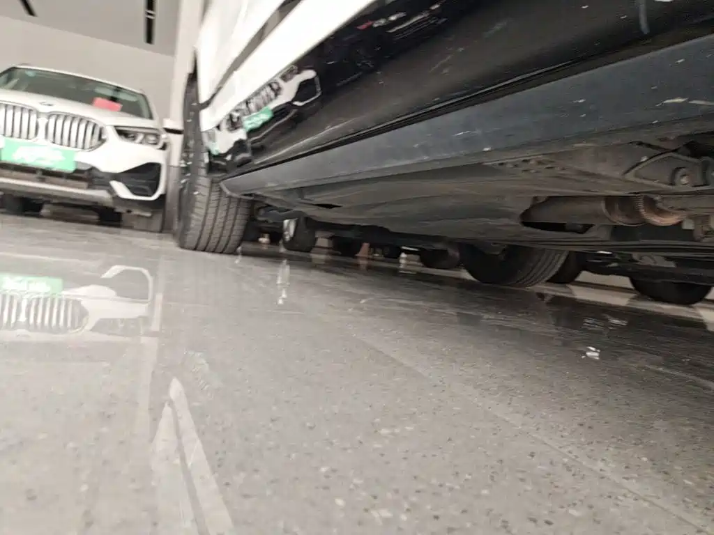 Land Rover Velar — миниатюра 21