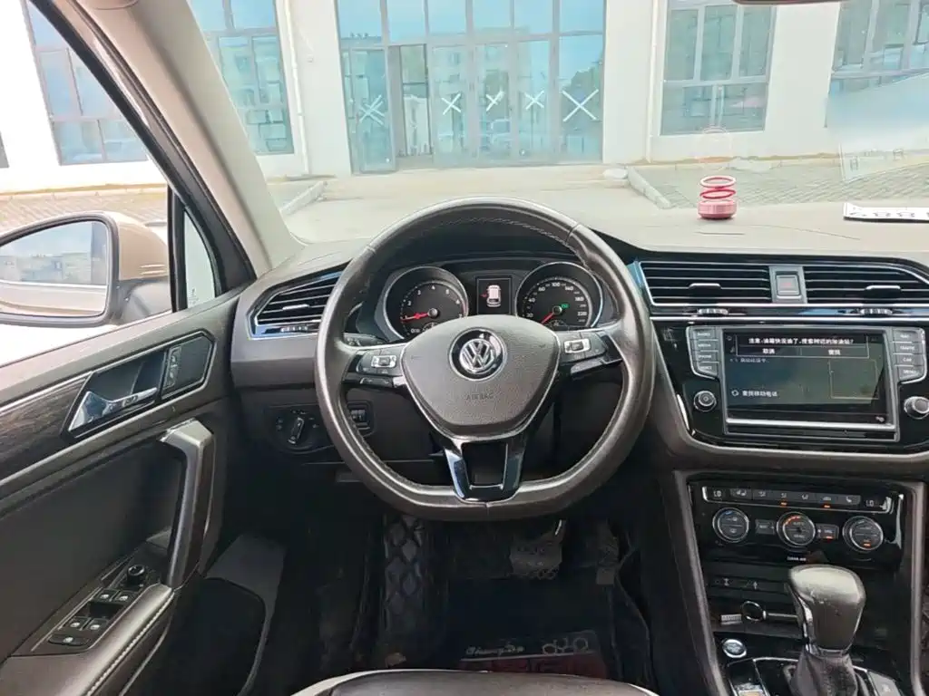 Volkswagen Tiguan L — миниатюра 15
