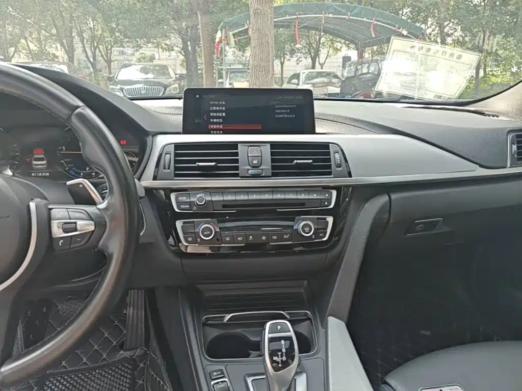 BMW 3 Series — миниатюра 13