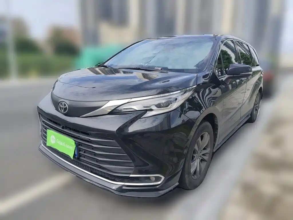 Toyota Sienna — миниатюра 2