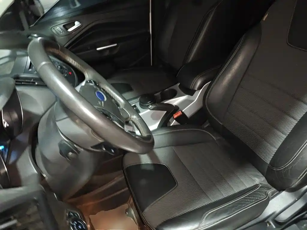 Ford Kuga — миниатюра 12