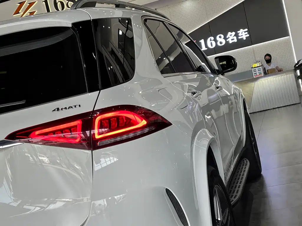 Mercedes-Benz GLE (Import) — миниатюра 9