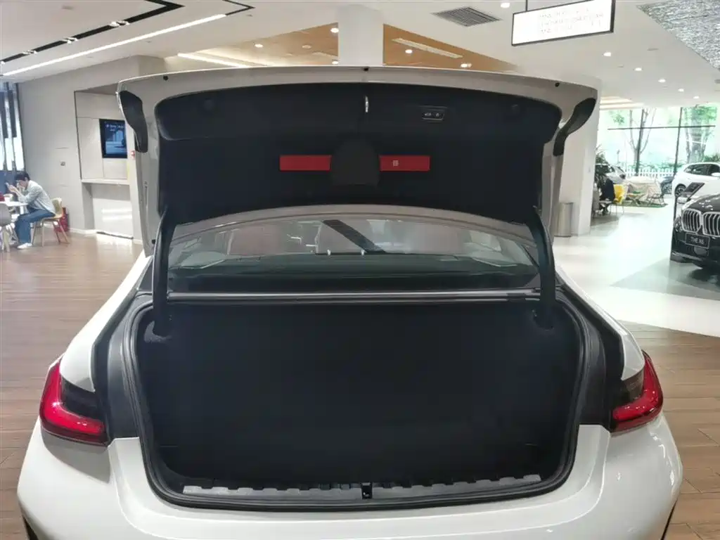 BMW 3 Series - фото 19