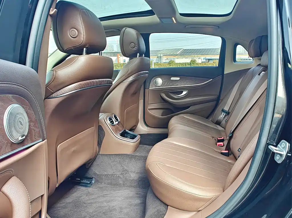 MERCEDES-BENZ E CLASS