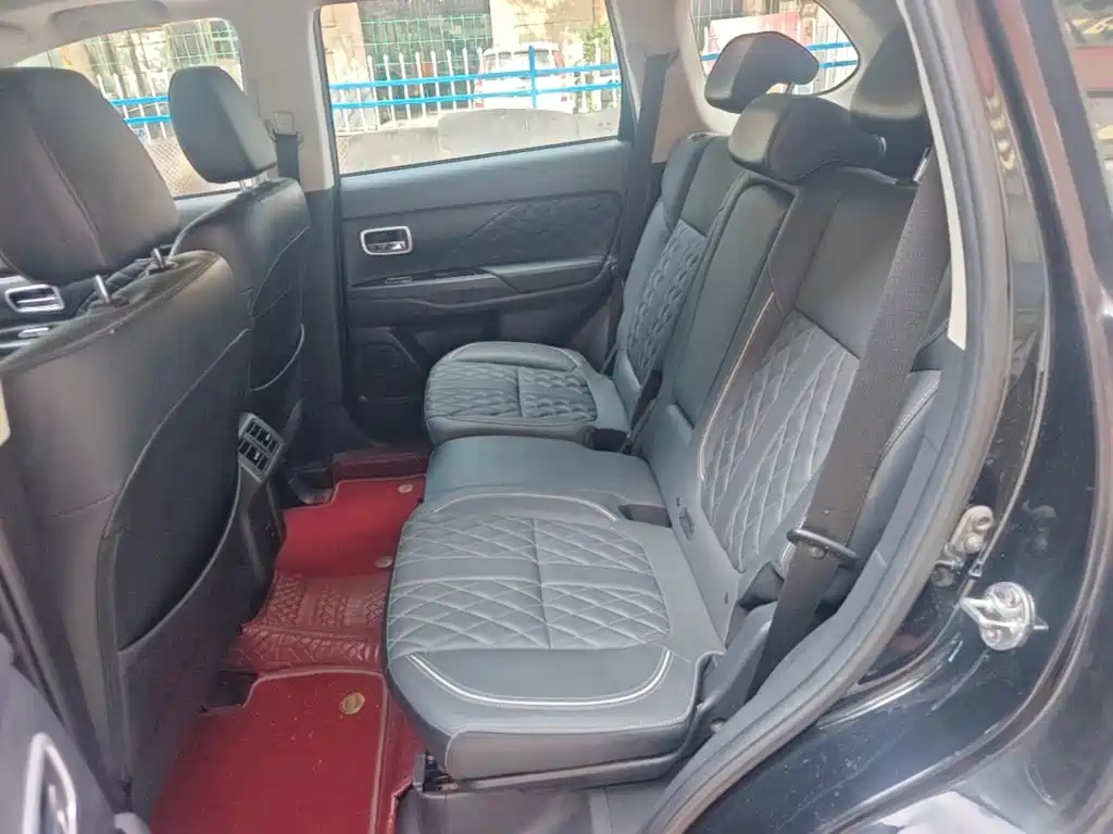 Mitsubishi Outlander — миниатюра 17