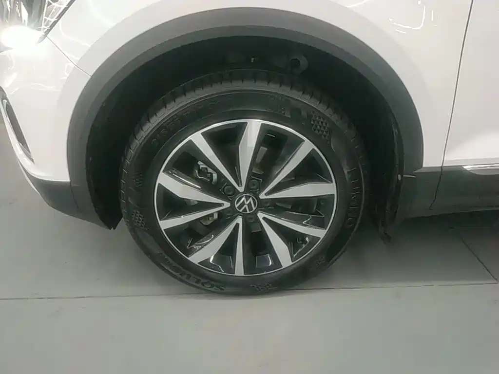 Volkswagen T-Roc — миниатюра 23