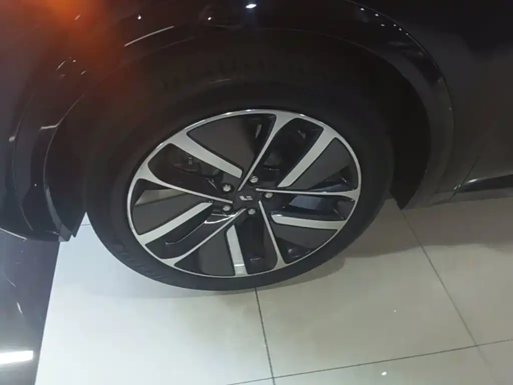 Li Auto Li L9 — миниатюра 23