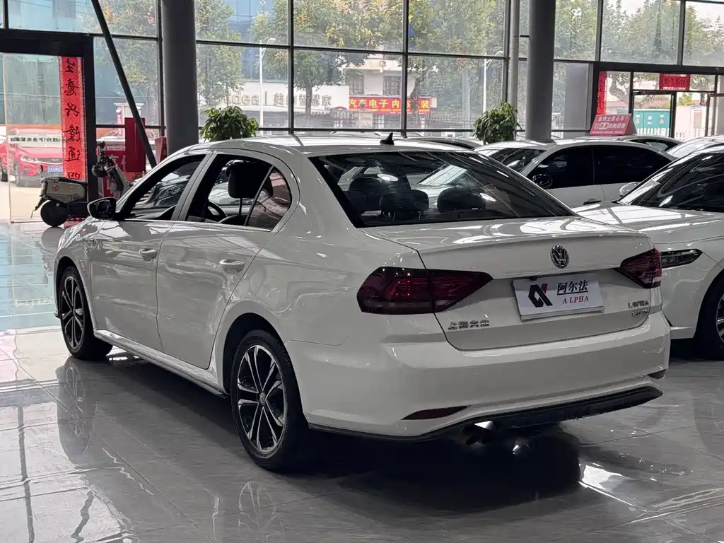 Volkswagen Lavida — миниатюра 6