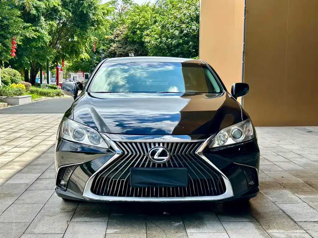 Lexus ES — миниатюра 2