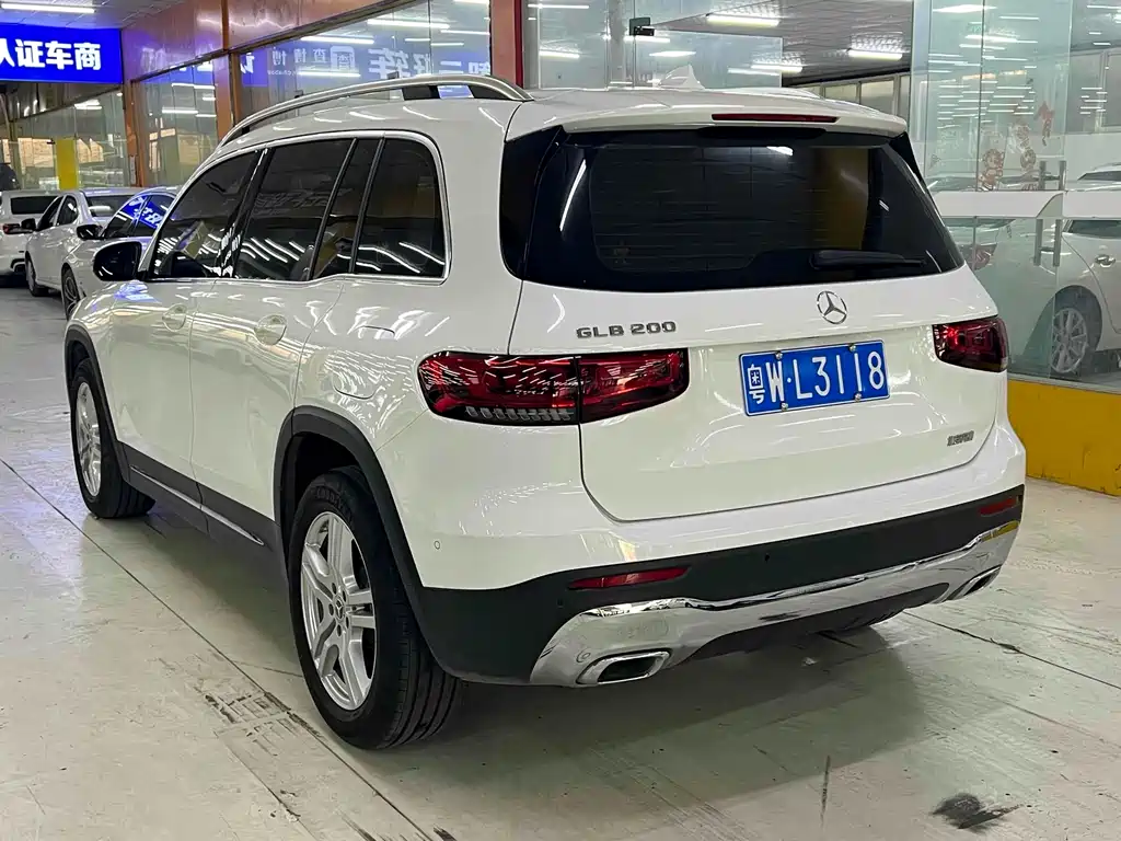 MERCEDES-BENZ GLB