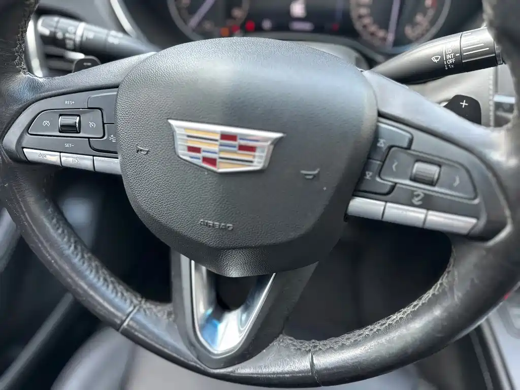 Cadillac CT5 — миниатюра 6