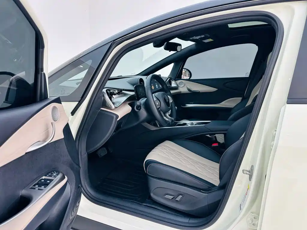 BYD Dolphin — миниатюра 13