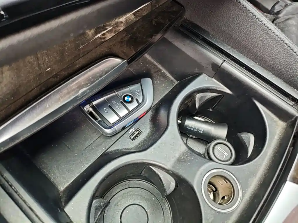 BMW 5 Series — миниатюра 9